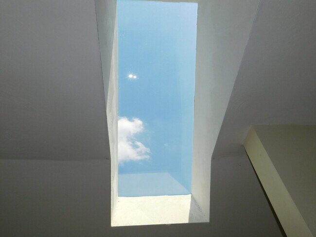Building Photo - "Spacious 4-Bedroom Gem on Hughart Street with 2.5 Bathrooms and 2108 Sq. Ft. of Comfort!"