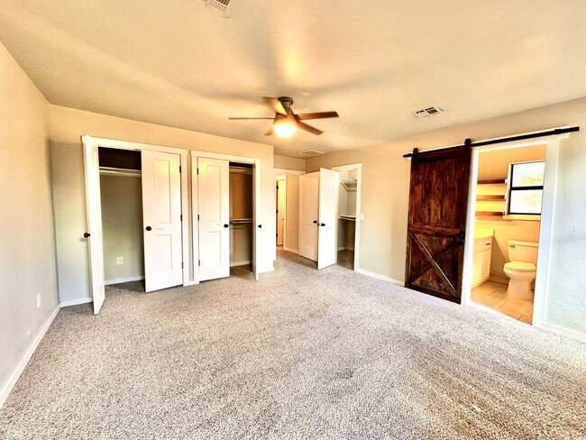 Building Photo - 4 Bed Spacious Midwest city House