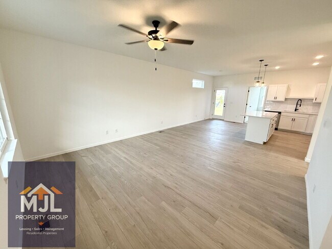 Building Photo - 27010 E Dogwood Ln