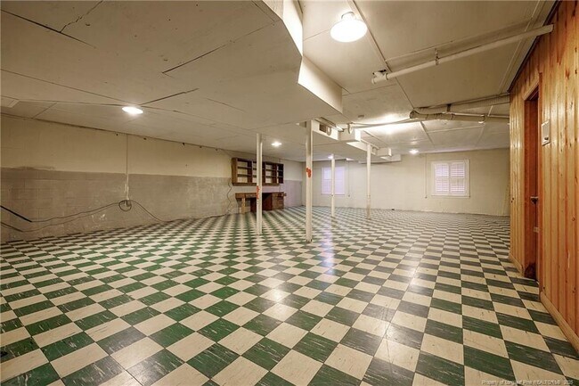 Building Photo - 116 S Churchill Dr
