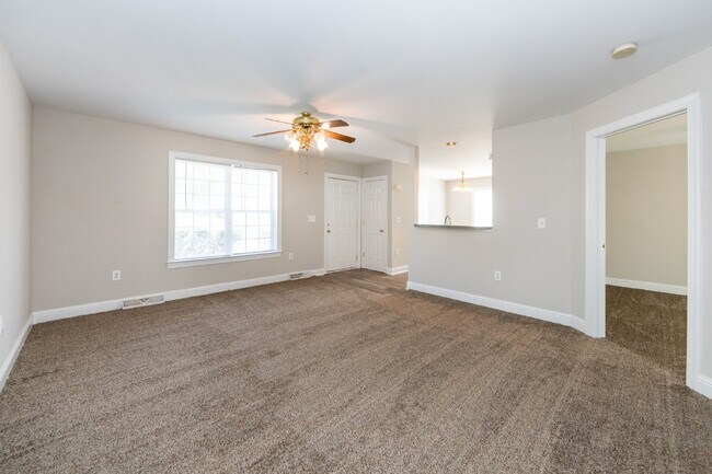 Building Photo - 814 King Arthur Dr