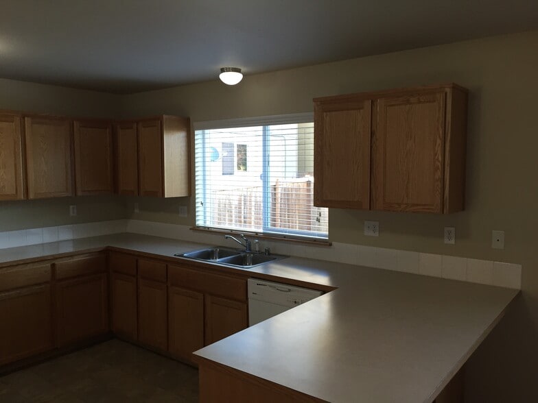 Building Photo - 17727 1st Ave Ct E