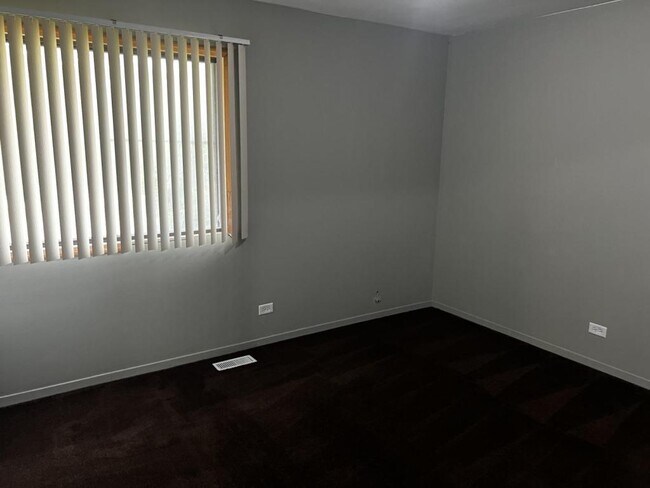 Building Photo - 5623 Santa Barbara Dr