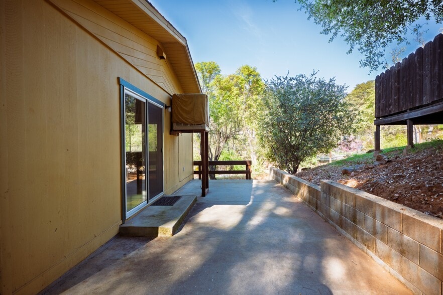 Building Photo - 951 Shaws Flat Rd