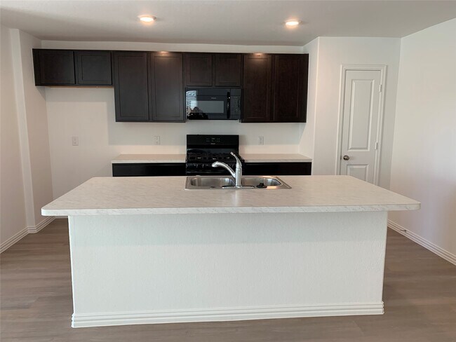 Building Photo - 18118 Rockvine Dr