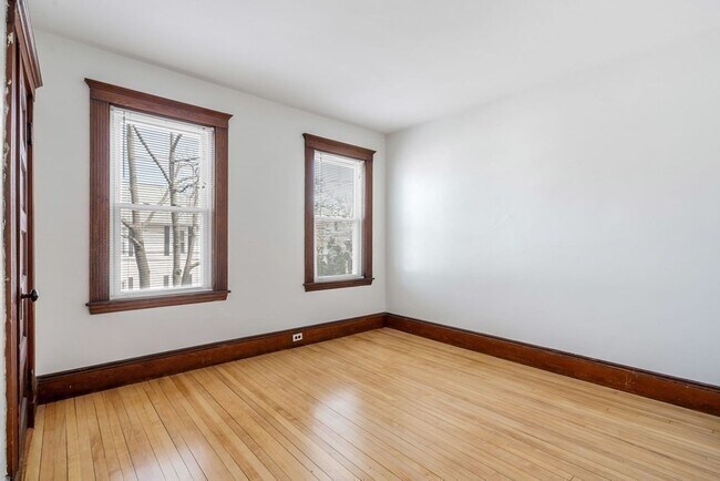 Building Photo - 172 Beech St