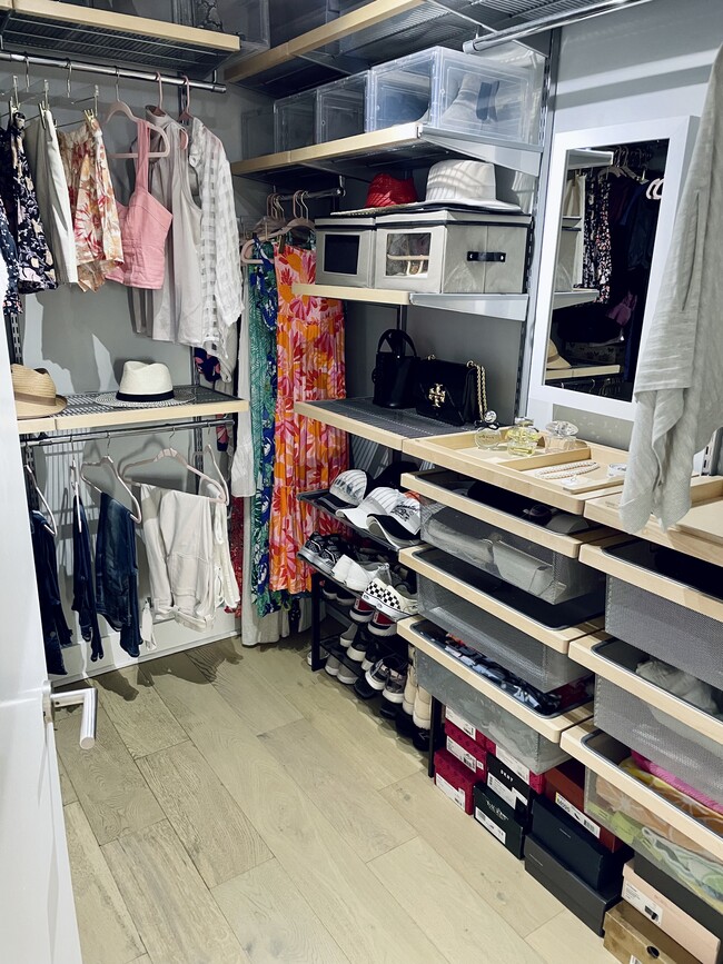 Master Closet - 603 Davis St