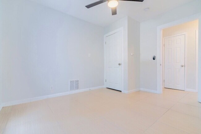 Building Photo - 4316 Santa Rosalia Dr