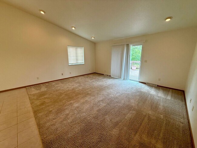 Building Photo - 149913-149913 Wineberry Ln