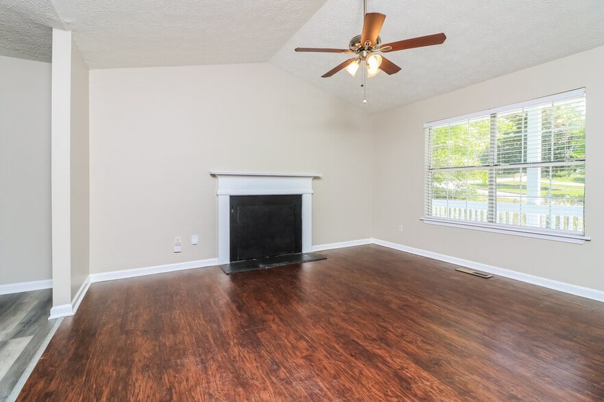 Building Photo - 3884 Welham Green Ct