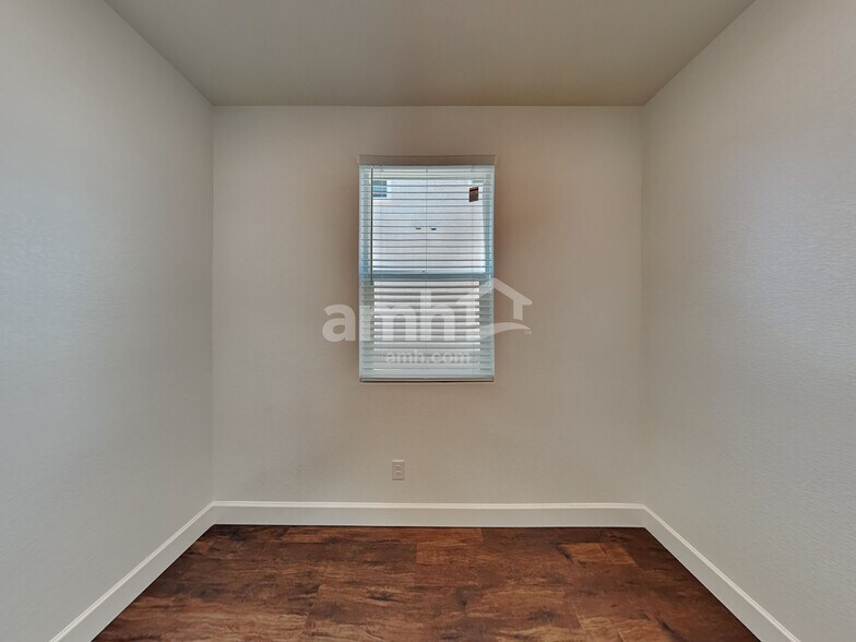 Building Photo - 8824 Tiger Tooth Ave