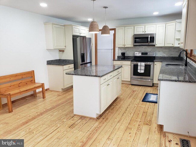 Building Photo - 70 Elk Run Estates Dr