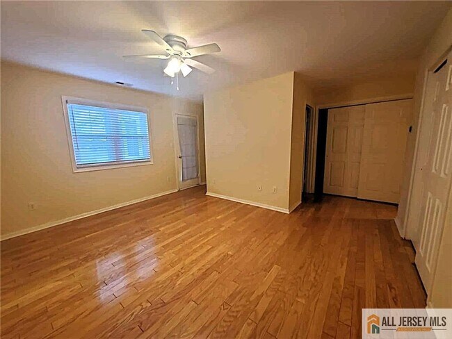 Building Photo - 38 Rutland Ln