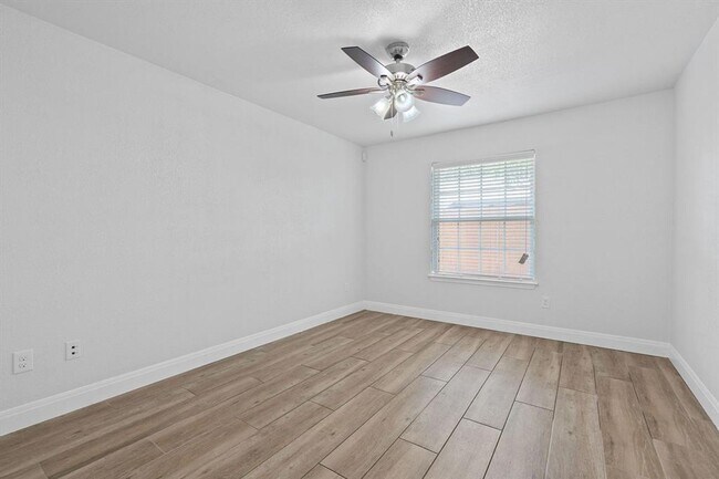 Building Photo - 6001 Jain Ln