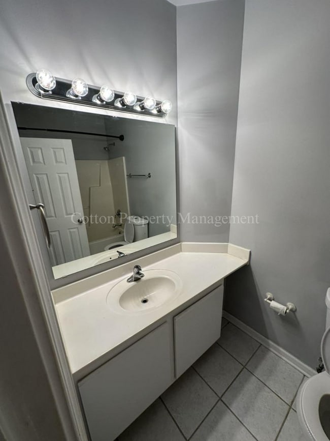 Building Photo - 207 Hibiscus Way