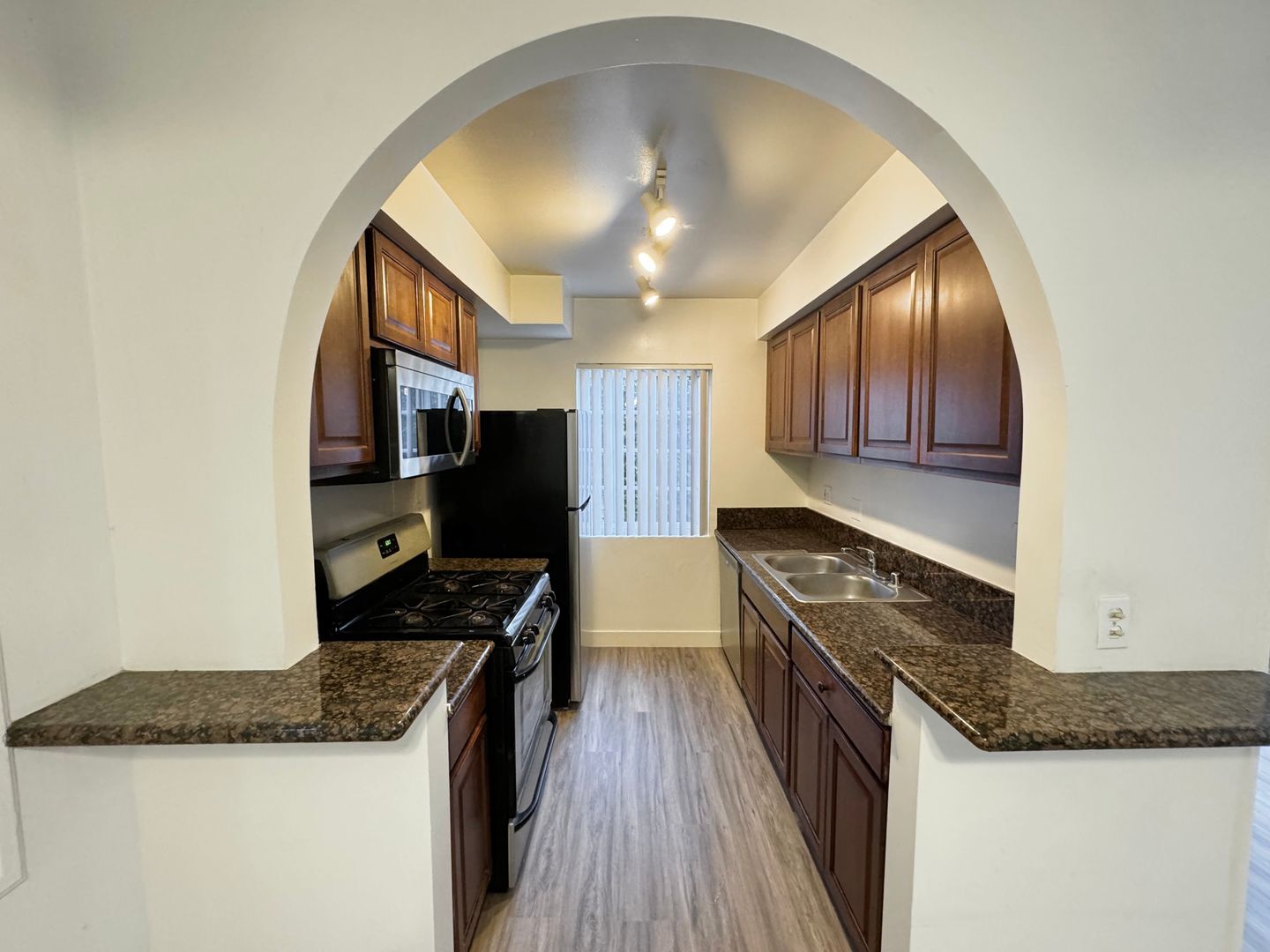 Building Photo - 3728 S Bentley Ave