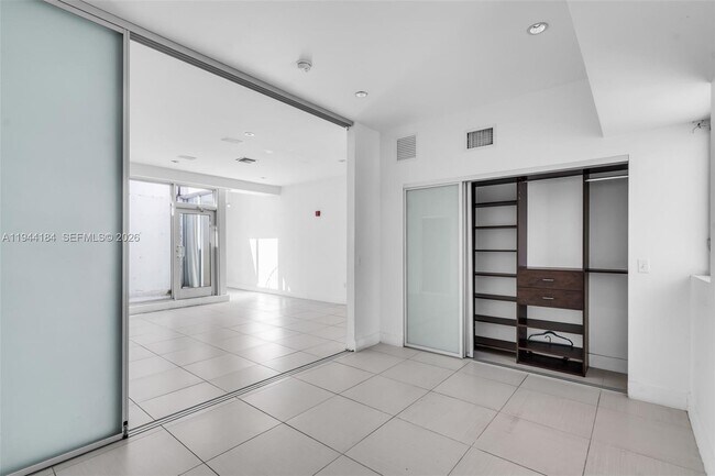 Building Photo - 229 8th St