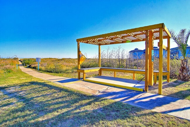 Building Photo - 602 Sea Breeze Ln