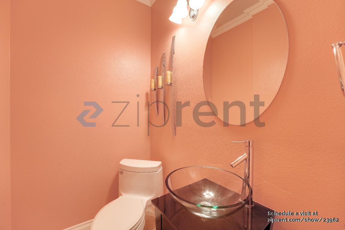 Building Photo - 10909 Avondale Rd NE