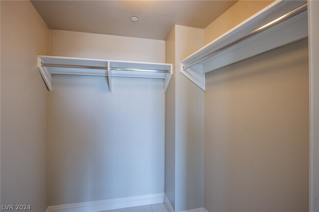 Building Photo - 222 Karen Ave