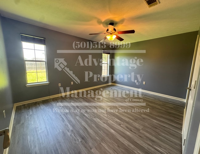 Building Photo - 2215 Cedar Oaks Dr