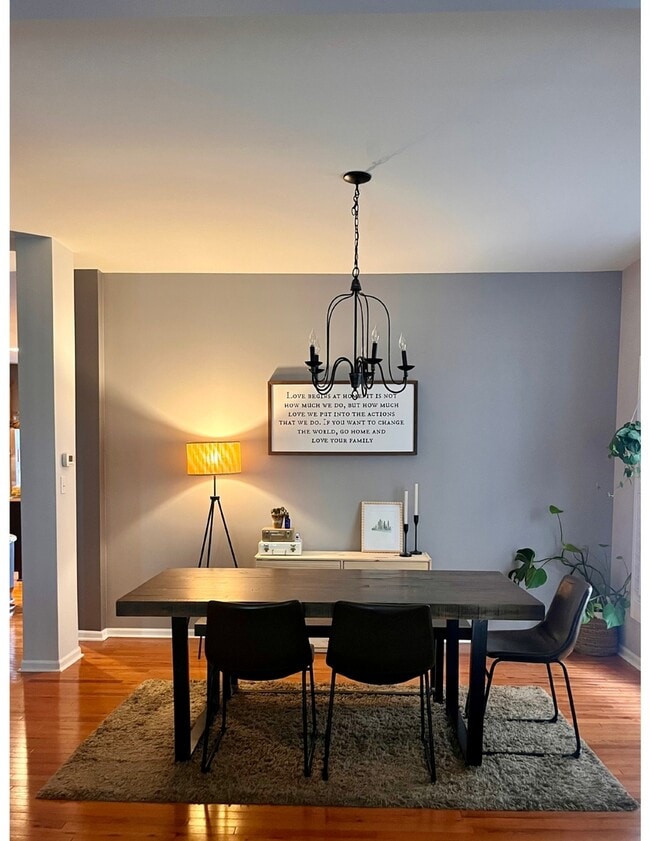 Building Photo - 0N425 Ford Dr