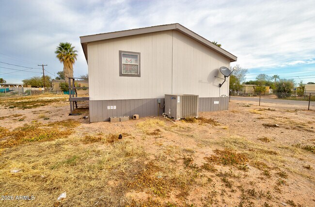 Building Photo - 5706 N Fuchsia St