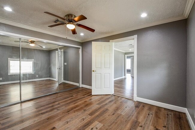 Building Photo - 3017 Barberry Dr