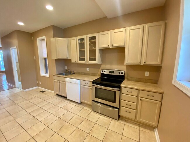 Building Photo - Charming 2 Bedroom/2 Bathroom Townhome in Harwood, Baltimore, MD!
