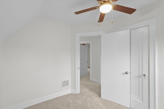 Building Photo - 446 W Capistrano Ave
