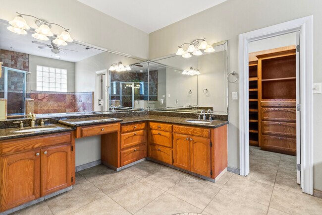 Building Photo - 413 Auburn St