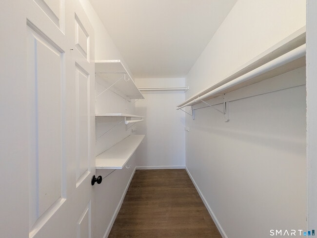 Building Photo - 8 Rose Ln