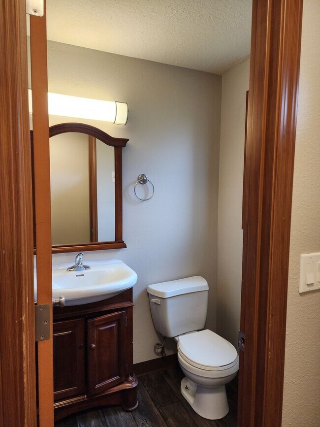 Building Photo - Townhouse in Newberg