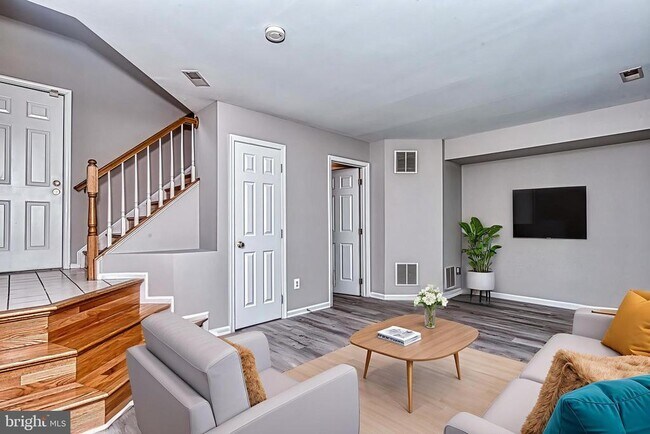 Building Photo - 13416 Burrough Farm Dr
