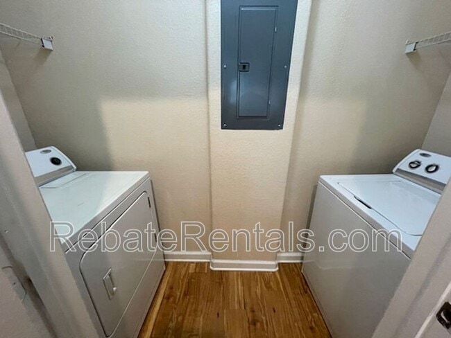 Building Photo - 8290 Gate Pkwy W