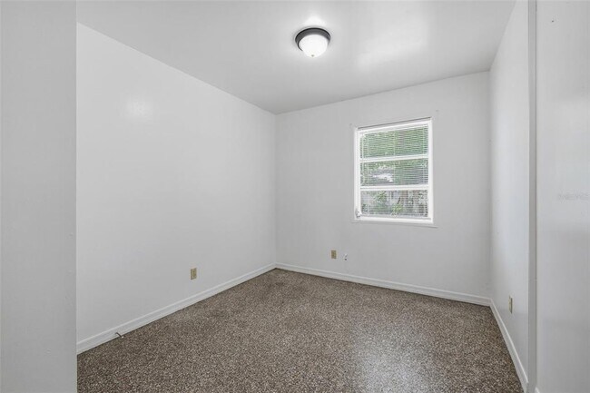 Building Photo - 6802 Larmon St