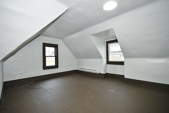 Building Photo - 1243 Evans St