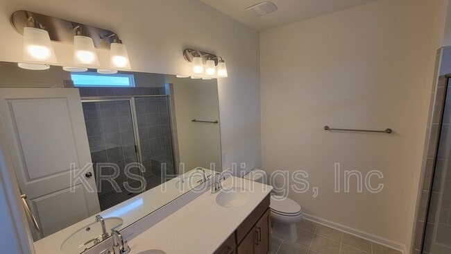 Building Photo - 841 Parc Townes Dr