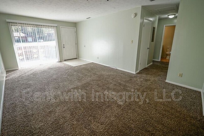 Building Photo - 2304 Hartsfield Ct