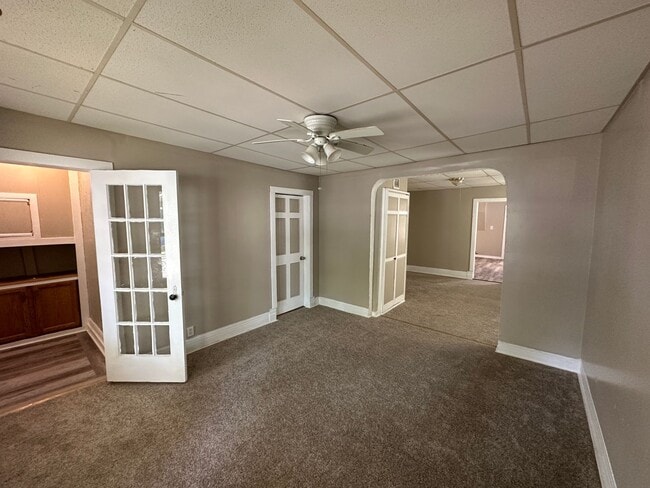 Building Photo - Spacious 5-Bedroom Home with 2 Full Baths, Freshly Rehabbed, Ready to rent