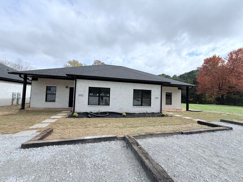 Building Photo - 1515 Jordan Rd