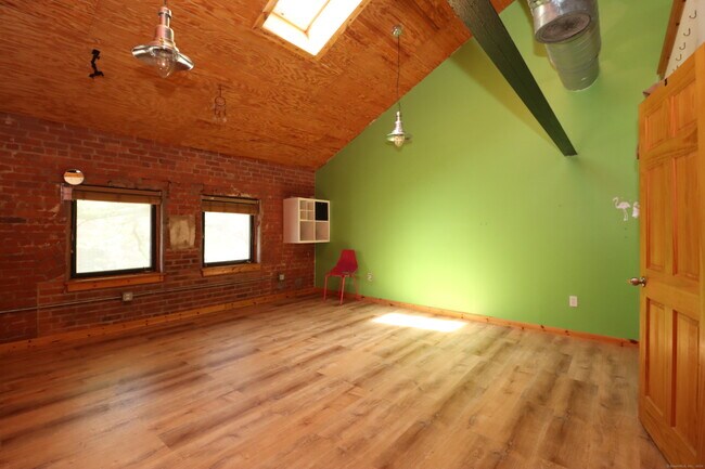 Building Photo - 325 Lafayette St