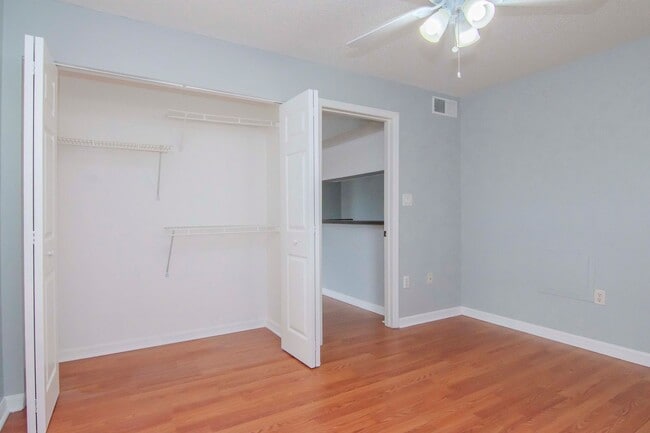 Building Photo - Remodeled 2 Bedroom 2 Bathroom w/ Master Ensuite Walk In Shower