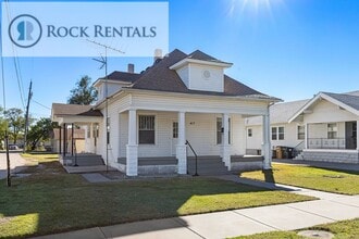 Building Photo - Recently Remodeled 3 Bed 1 Bath House