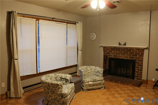 Building Photo - 9906 Family Ln