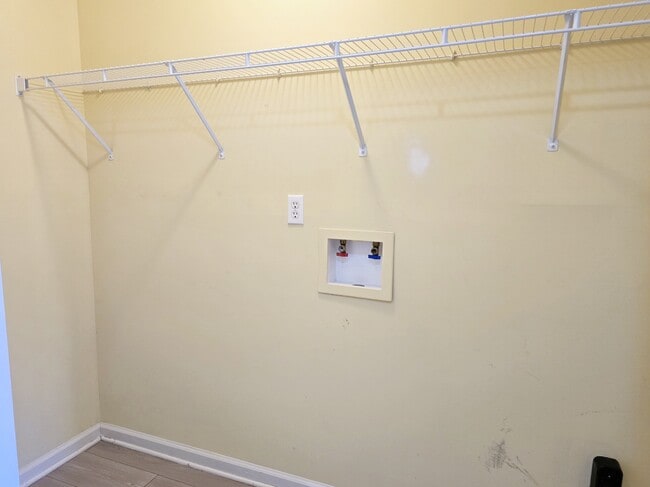 Building Photo - 1764 Tamarind Way