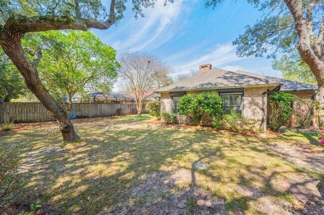 Building Photo - 512 Samana Way