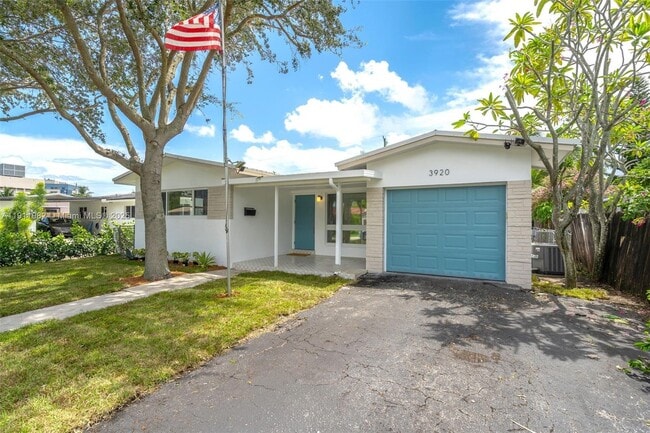 Building Photo - 3920 Hayes St