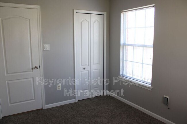 Building Photo - 9900 Prince Royal Pl