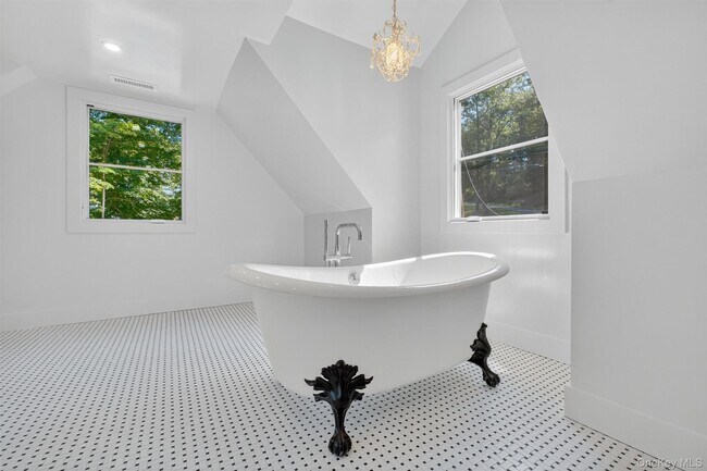 Building Photo - 64 Stonehouse Rd